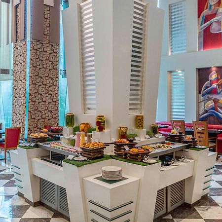 Hotel Radisson Noida Zewnętrze zdjęcie