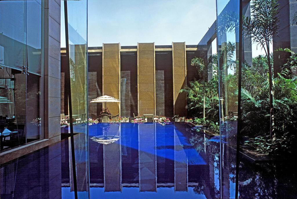 Hotel Radisson Noida Zewnętrze zdjęcie