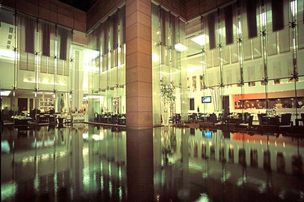 Hotel Radisson Noida Zewnętrze zdjęcie