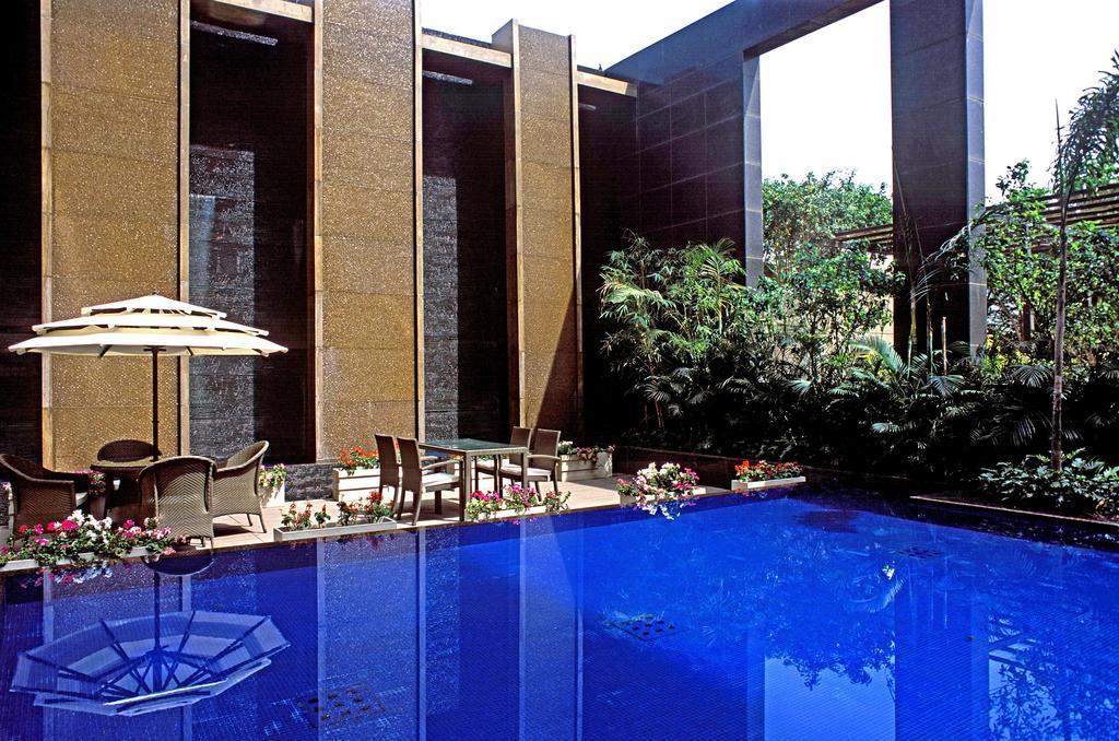 Hotel Radisson Noida Zewnętrze zdjęcie
