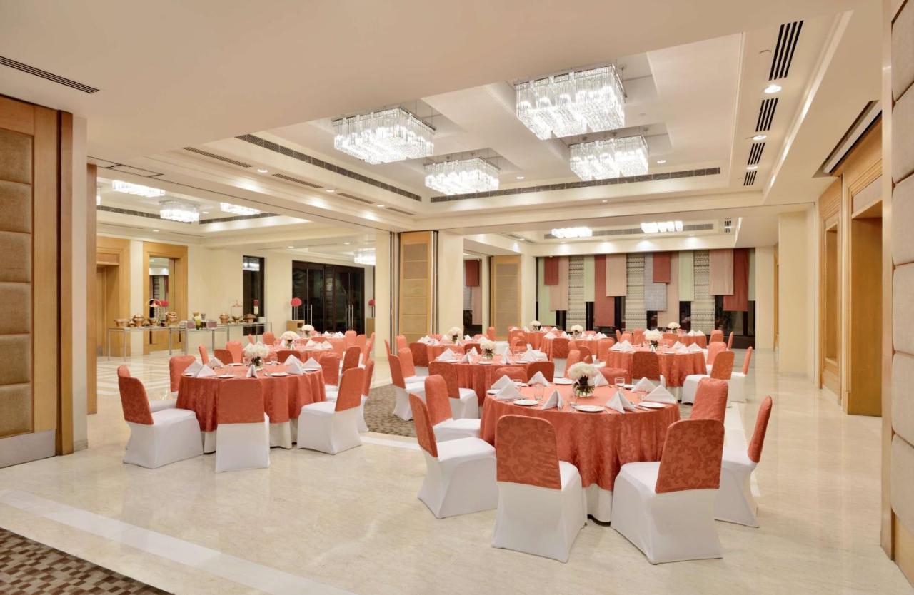 Hotel Radisson Noida Zewnętrze zdjęcie
