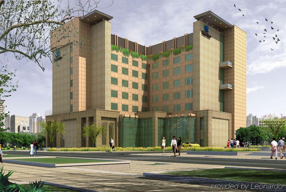 Hotel Radisson Noida Zewnętrze zdjęcie