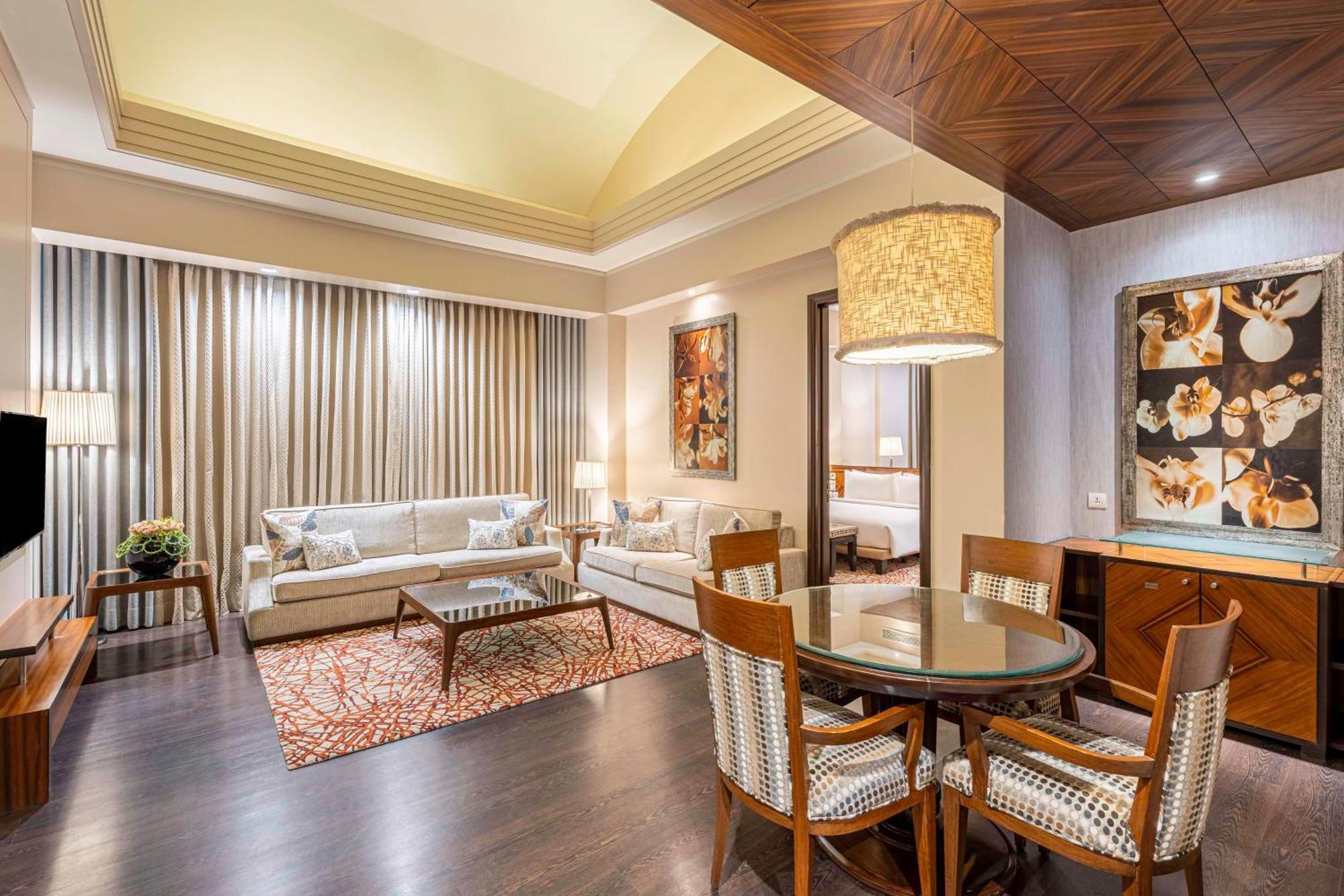 Hotel Radisson Noida Zewnętrze zdjęcie