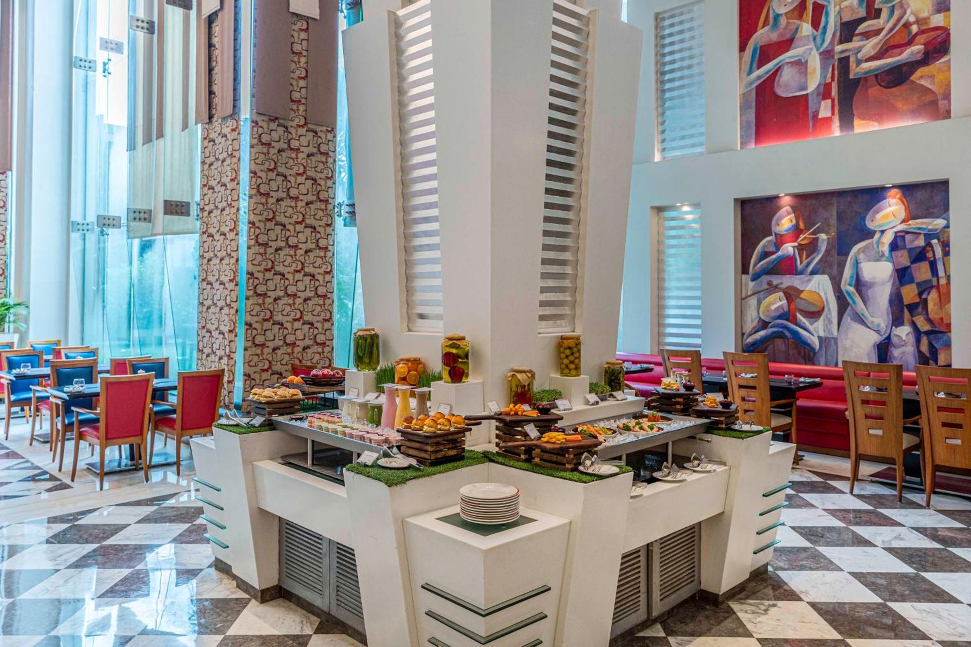 Hotel Radisson Noida Zewnętrze zdjęcie