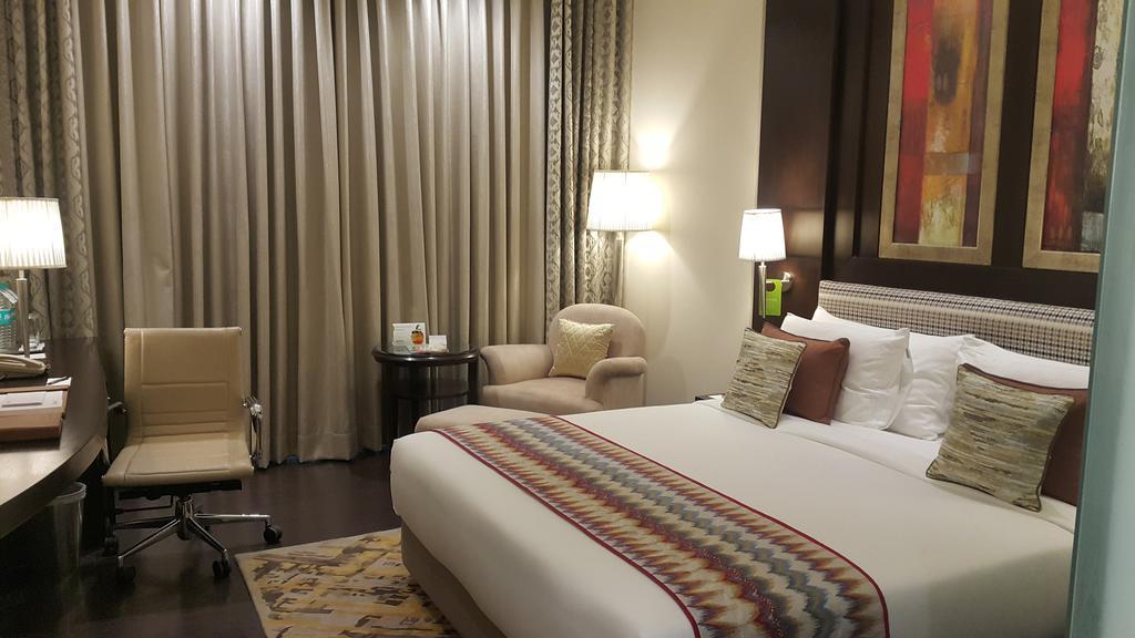 Hotel Radisson Noida Zewnętrze zdjęcie