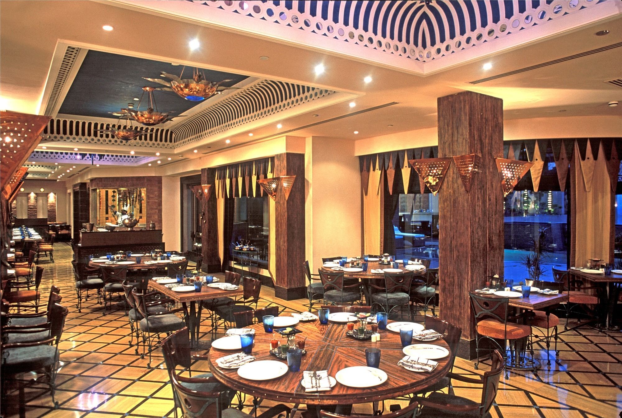 Hotel Radisson Noida Zewnętrze zdjęcie