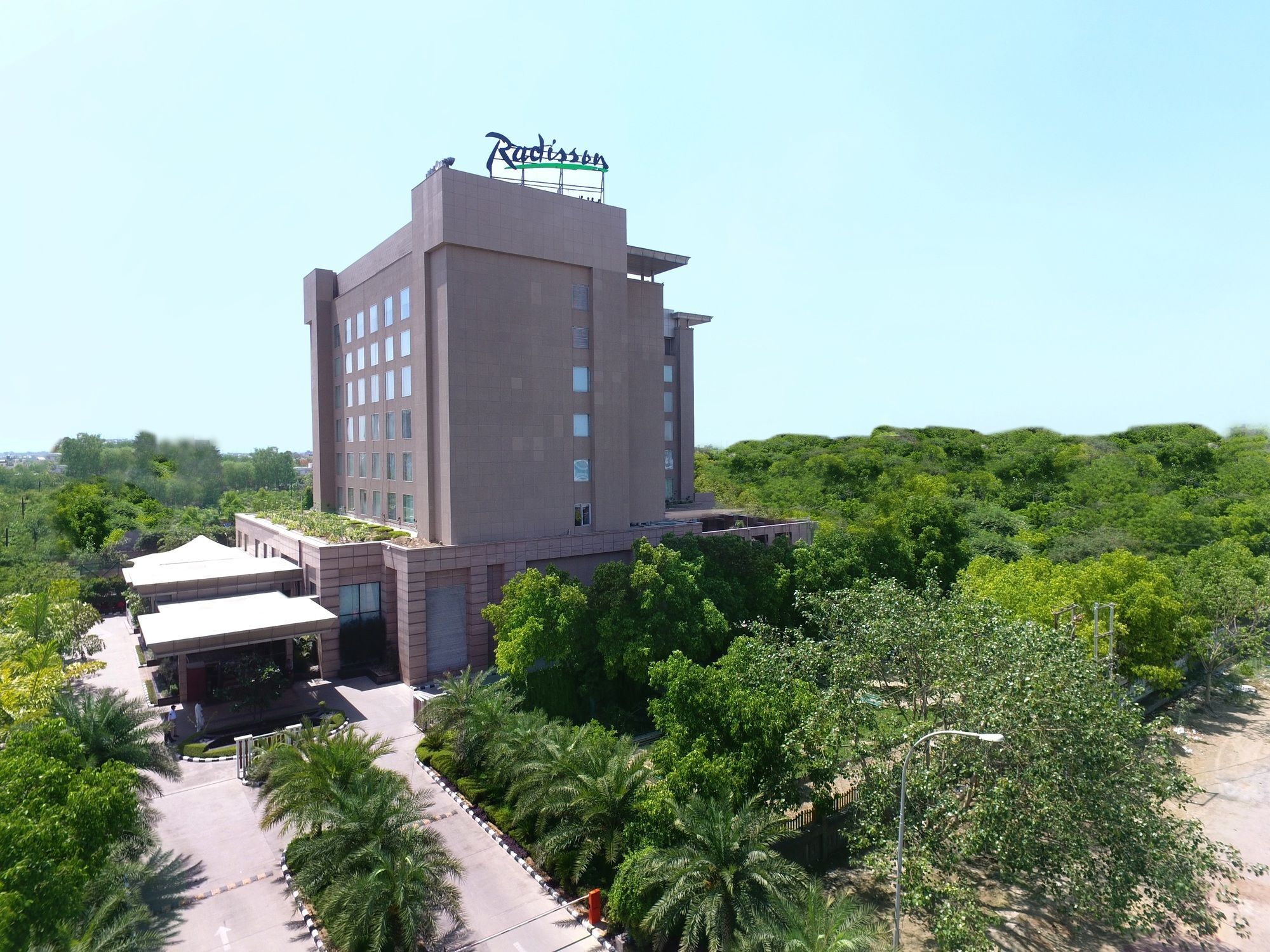 Hotel Radisson Noida Zewnętrze zdjęcie